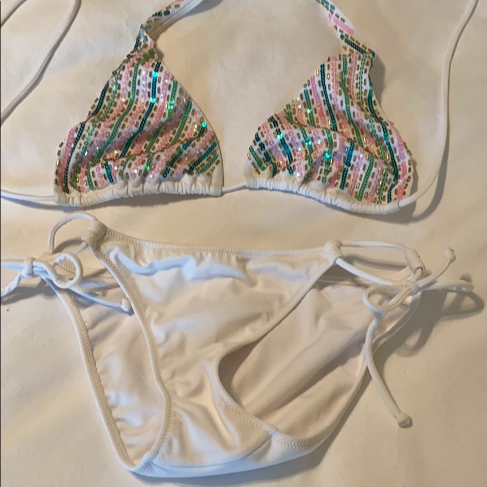 Victoria’s Secret bikini